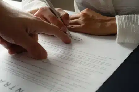 Frais de succession : BPCE promet la gratuité pour 2027 malgré la censure du Conseil constitutionnel