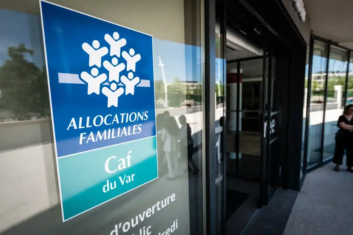 Mauvaise nouvelle pour les foyers aisés : la revue de dépenses sur la politique familiale veut réduire leurs avantages