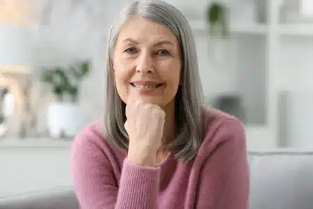 Marie, 62 ans, retraitée : comment elle touche une pension confortable sans avoir validé tous ses trimestres