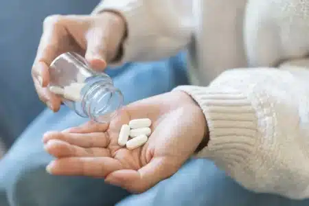 Selon 60 Millions de consommateurs, ces 4 médicaments prescrits aux seniors chaque jour présentent de gros risques