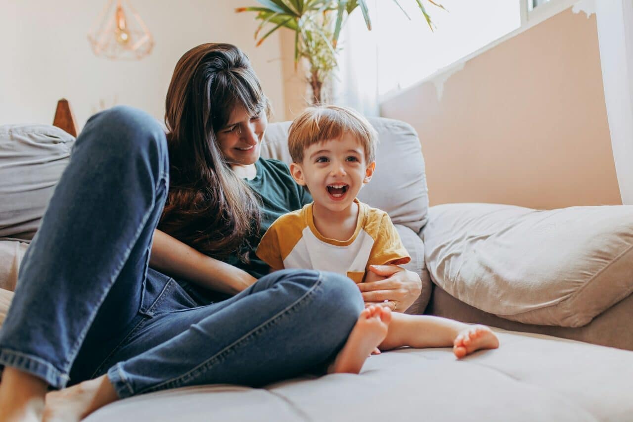 Garde d’enfant : 1 parent sur 3 déclare avoir réduit son activité