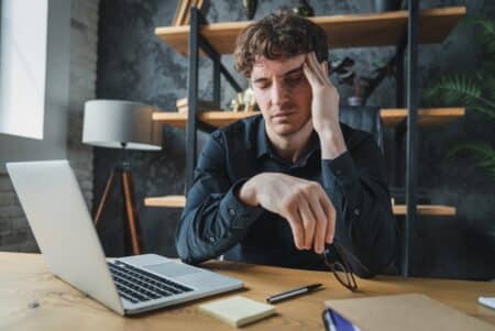 Burn-out : 49% des dirigeants avouent mentir sur leur santé mentale