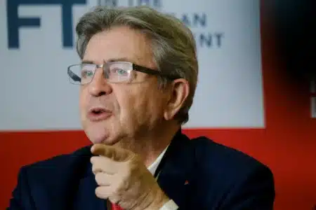 À six mois de la présidentielle, ce sondage modifie les positions pour Jean-Luc Mélenchon et Édouard Philippe