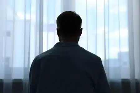 Après 31 ans de dépression sans répit, un homme de 44 ans sourit à nouveau grâce à une technique que les psychiatres n'osaient pas tenter