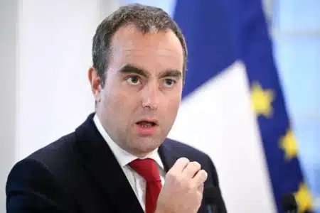 « Remplacement » de Parcoursup, classes de 28 élèves et rénovations : les annonces gouvernementales pour calmer la colère des lycéens