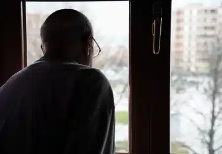Simon, 70 ans et retraité sans aucune aide, lance un cri du cœur : "Je vais devoir choisir entre me chauffer et me nourrir"